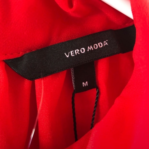 Sleeveless, halter red blouse NWT - Picture 9 of 9